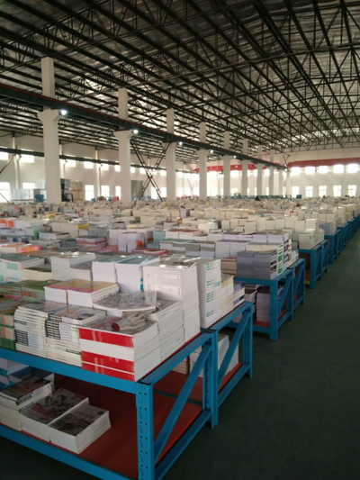 大批量采購批發(fā)圖書時，想必大家都很考慮成本問題，都想讓性價比很高，通常都會選擇特價圖書批發(fā)平臺。因為特價批發(fā)價格就比較便宜。那么到底哪個平臺比較專業(yè)，下面這些問題你千萬不能忽略。